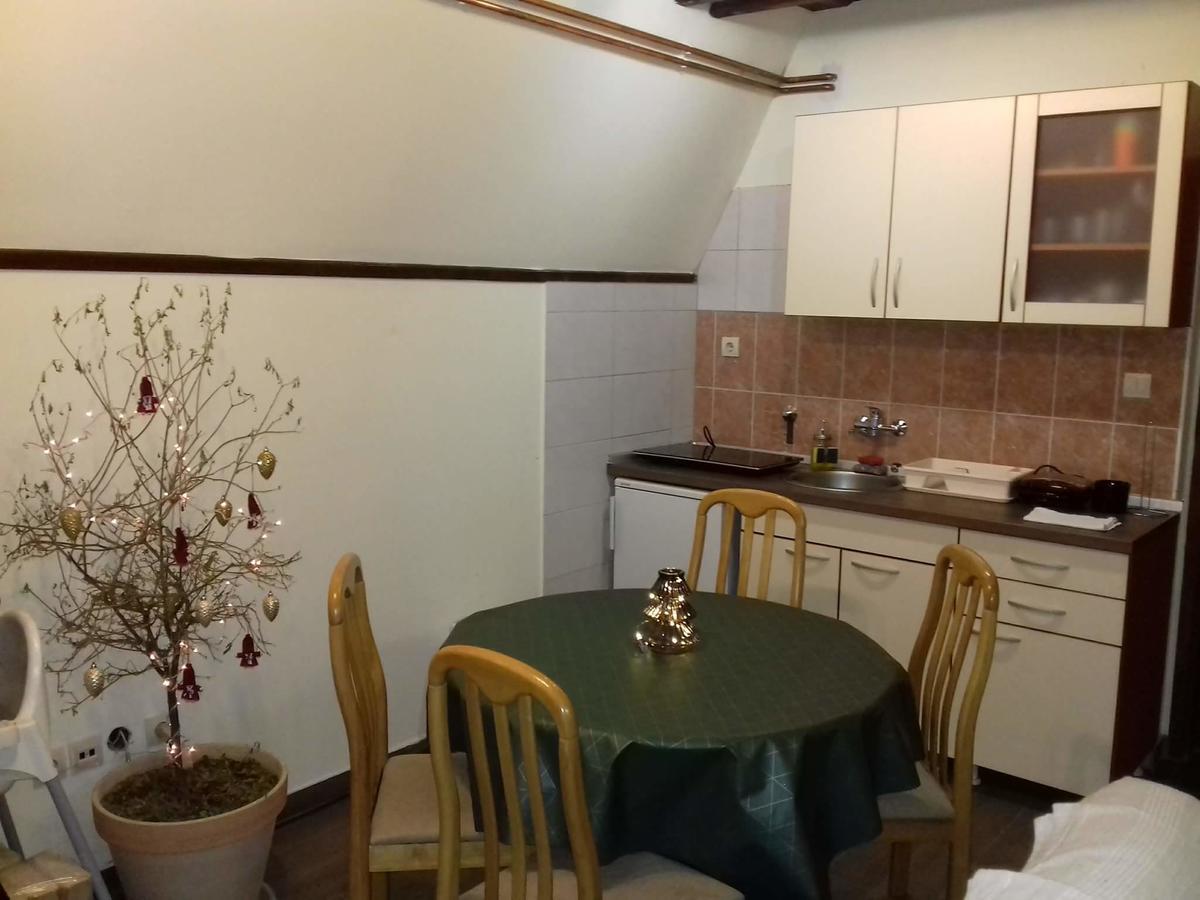 Viola I Detelina Apartments เปรูชาซ ภายนอก รูปภาพ