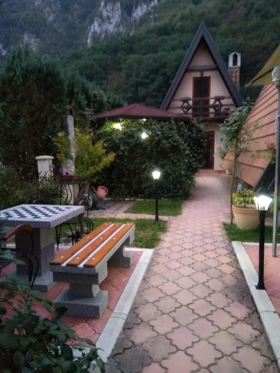 Viola I Detelina Apartments เปรูชาซ ภายนอก รูปภาพ